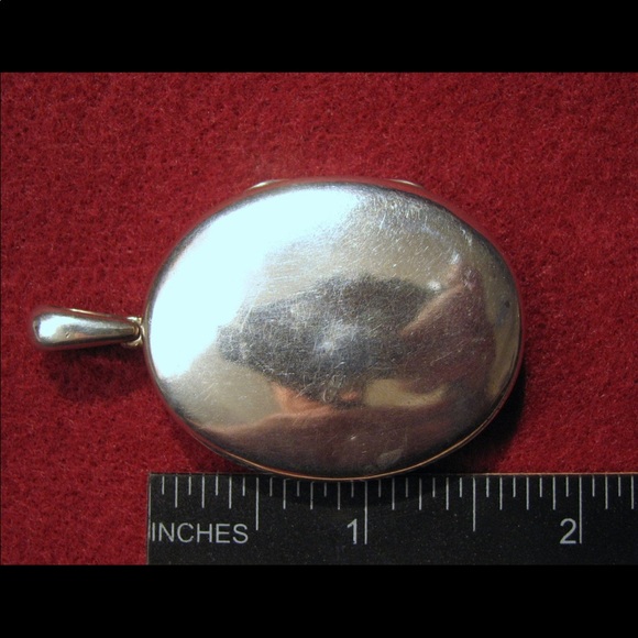 Antique VICTORIAN sterling monogrammed locket - Picture 6 of 6
